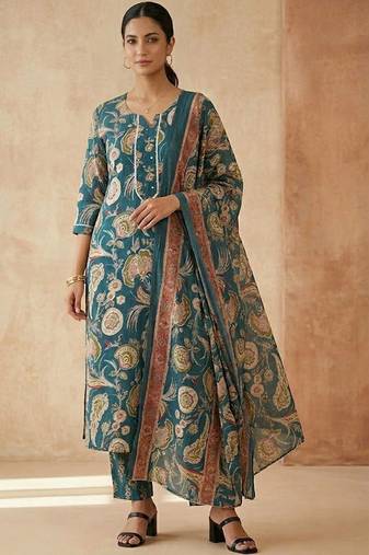 Women Ethnic Motifs Printed Regular Kurta with Trousers & With Dupatta