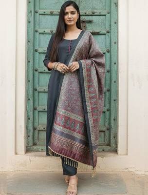 Women Regular Kurta with Trousers & With Dupatta 1