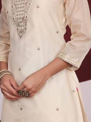 Cream-Coloured Floral Embroidered Sequined Kurta With Palazzos & Dupatta 7
