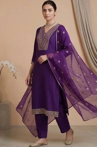 Women Ethnic Motifs Embroidered Regular Thread Work Kurta with Trousers & With Dupatta