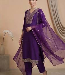 Women Ethnic Motifs Embroidered Regular Thread Work Kurta with Trousers & With Dupatta