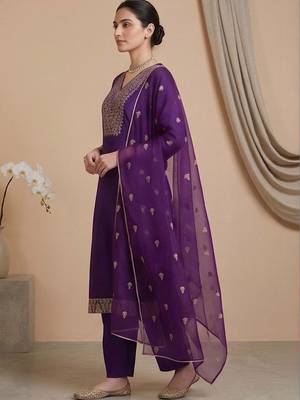 Women Ethnic Motifs Embroidered Regular Thread Work Kurta with Trousers & With Dupatta 5
