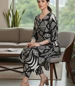 Women Printed Regular Kurta with Trousers