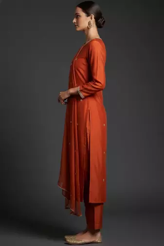 Ethnic Motifs Embroidered Regular Thread Work Kurta with Trousers & With Dupatta