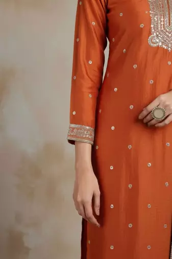 Women Ethnic Motifs Embroidered Regular Thread Work Kurta with Trousers & With Dupatta