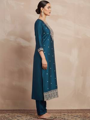 Women Ethnic Motifs Embroidered Regular Thread Work Kurta with Trousers & With Dupatta 3
