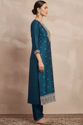 Women Ethnic Motifs Embroidered Regular Thread Work Kurta with Trousers & With Dupatta