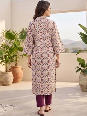 women ethnic motifs printed regular kurta with trousers 3