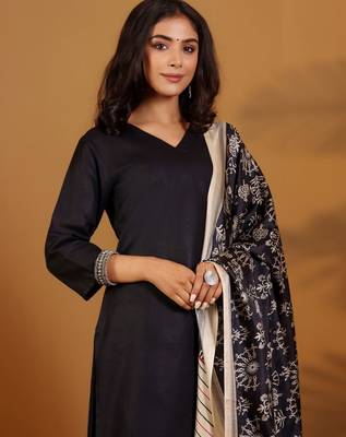 V-Neck Straight Kurta With Trousers And Dupatta 2