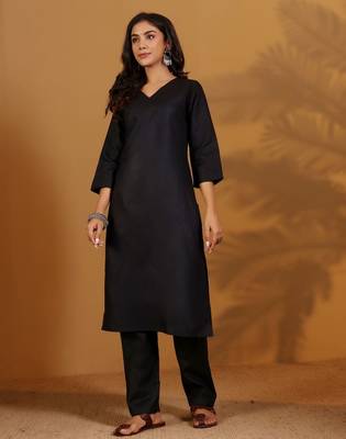 V-Neck Straight Kurta With Trousers And Dupatta 3