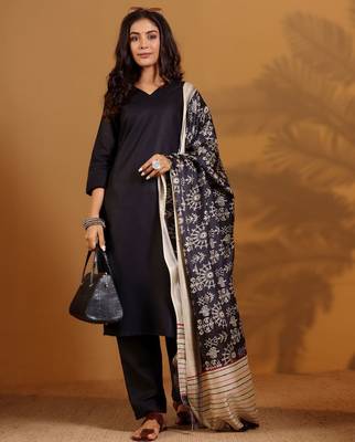 V-Neck Straight Kurta With Trousers And Dupatta 1