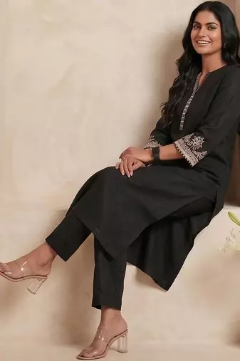 Women Ethnic Motifs Embroidered Regular Thread Work Kurta with Trousers
