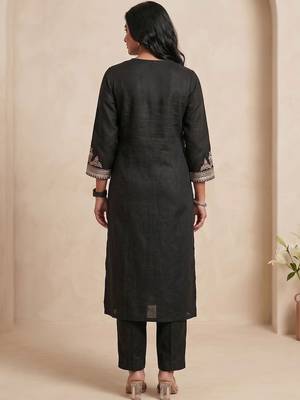 Women Ethnic Motifs Embroidered Regular Thread Work Kurta with Trousers 7