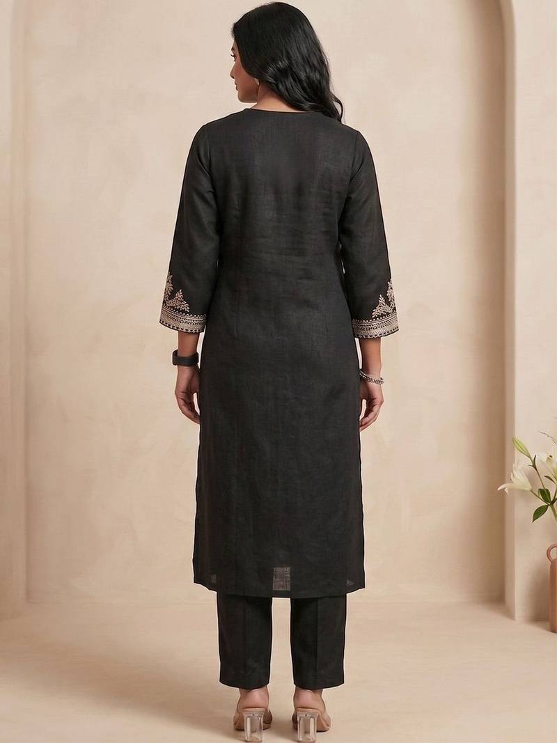 Women Ethnic Motifs Embroidered Regular Thread Work Kurta with Trousers