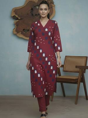 Women Ethnic Motifs Printed Regular Kurta with Trousers 2