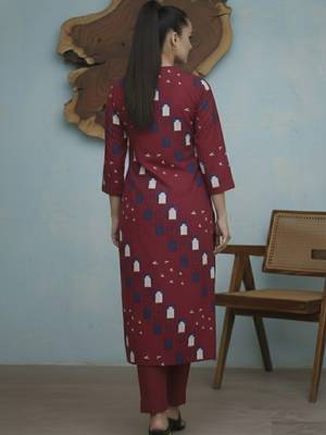 Women Ethnic Motifs Printed Regular Kurta with Trousers 5