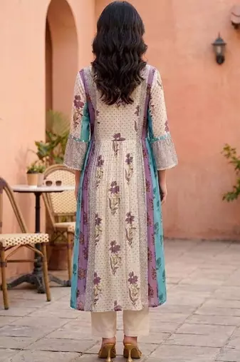 Women Floral Printed Empire Kurta with Trousers