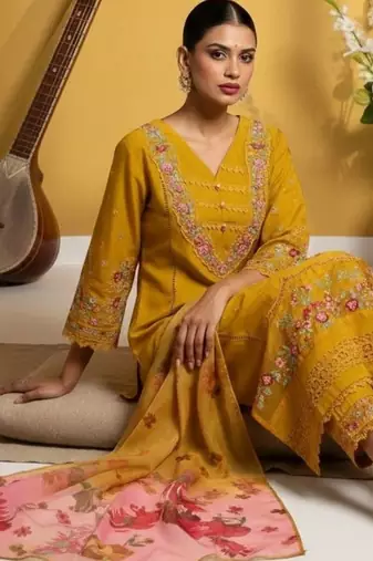 Women Floral Embroidered Regular Thread Work Pure Cotton Kurta with Trousers & With Dupatta