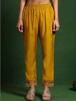Women Floral Embroidered Regular Thread Work Pure Cotton Kurta with Trousers & With Dupatta 4