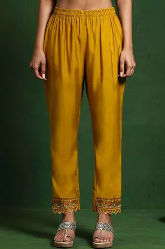 Women Floral Embroidered Regular Thread Work Pure Cotton Kurta with Trousers & With Dupatta