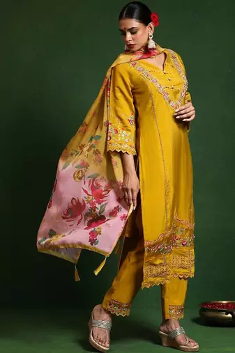 Women Floral Embroidered Regular Thread Work Pure Cotton Kurta with Trousers & With Dupatta