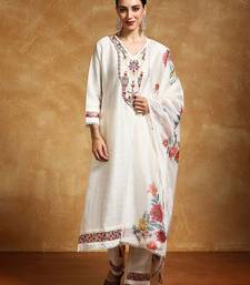 Women Floral Embroidered Regular Thread Work Kurta with Trousers & With Dupatta