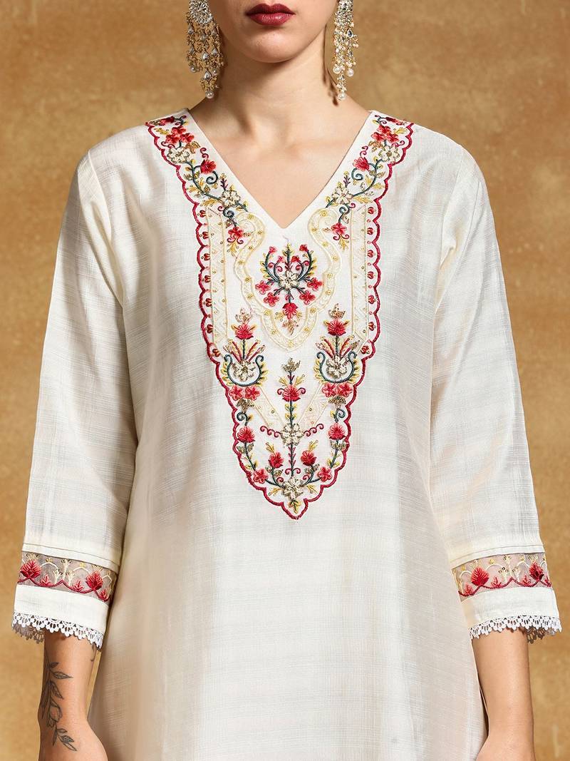 Women Floral Embroidered Regular Thread Work Kurta with Trousers & With Dupatta