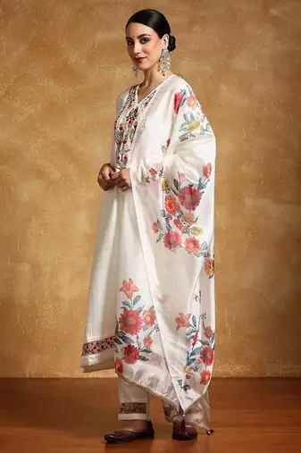 Women Floral Embroidered Regular Thread Work Kurta with Trousers & With Dupatta