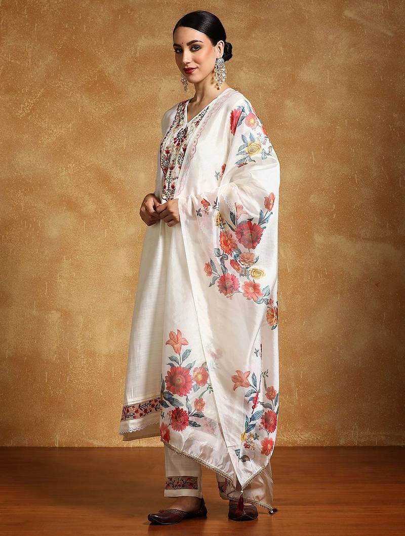Women Floral Embroidered Regular Thread Work Kurta with Trousers & With Dupatta