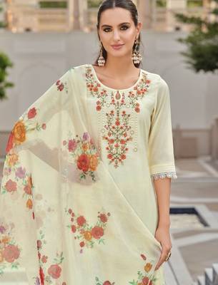 Women Floral Embroidered Regular Thread Work Kurta with Patiala & With Dupatta 2