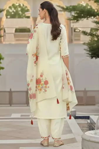Women Floral Embroidered Regular Thread Work Kurta with Patiala & With Dupatta