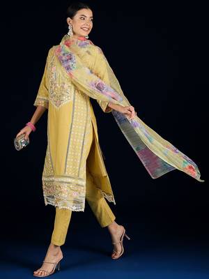 Women Floral Embroidered Pure Cotton Kurta with Trousers & Dupatta 5