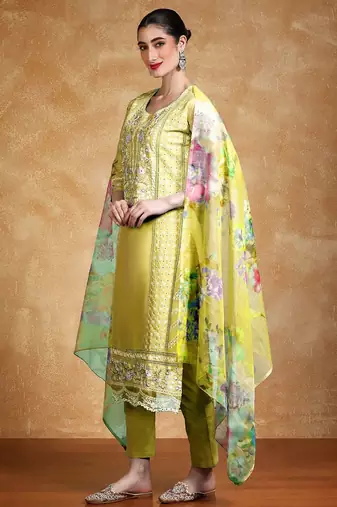 Floral Embroidered Thread Work Pure Cotton Straight Kurta With Trousers & Dupatta