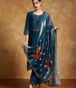 Women Floral Yoke Design Regular Thread Work Kurta with Trousers & With Dupatta