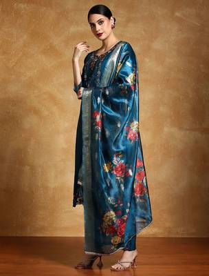 Women Floral Yoke Design Regular Thread Work Kurta with Trousers & With Dupatta 3