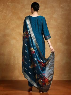 Women Floral Yoke Design Regular Thread Work Kurta with Trousers & With Dupatta 5