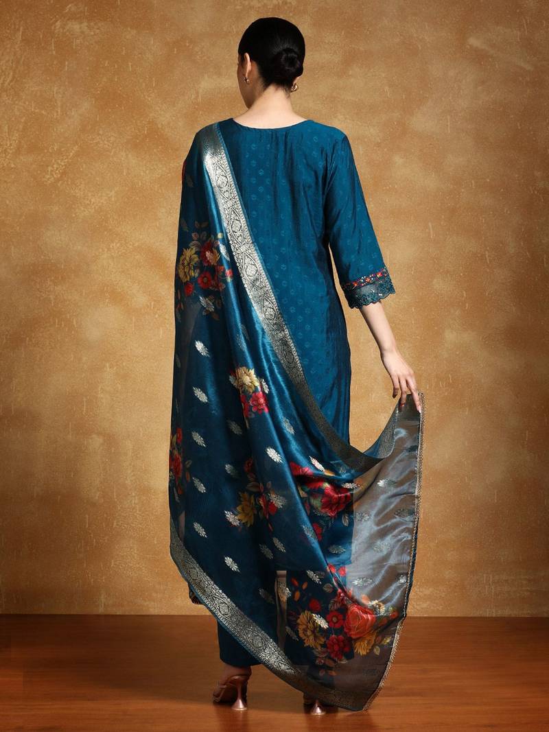 Women Floral Yoke Design Regular Thread Work Kurta with Trousers & With Dupatta
