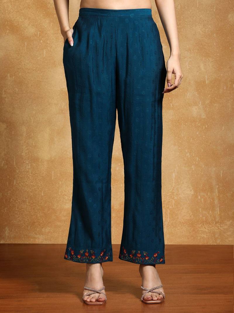 Women Floral Yoke Design Regular Thread Work Kurta with Trousers & With Dupatta