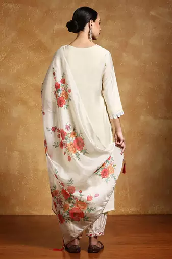 Women Floral Yoke Design Regular Thread Work Kurta with Trousers & With Dupatta