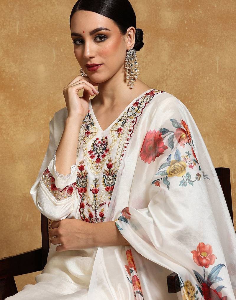 Women Floral Printed Regular Thread Work Kurta with Trousers & With Dupatta