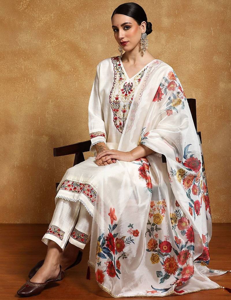Women Floral Printed Regular Thread Work Kurta with Trousers & With Dupatta