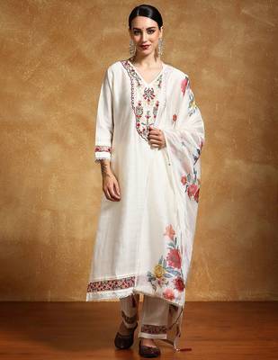 Women Floral Printed Regular Thread Work Kurta with Trousers & With Dupatta 1