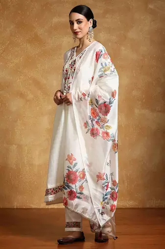 Women Floral Printed Regular Thread Work Kurta with Trousers & With Dupatta