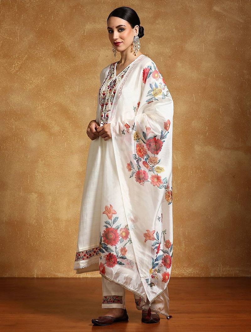 Women Floral Printed Regular Thread Work Kurta with Trousers & With Dupatta