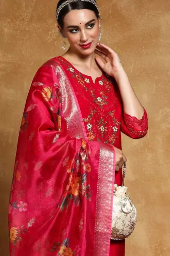 Women Floral Embroidered Regular Thread Work Kurta with Trousers & With Dupatta