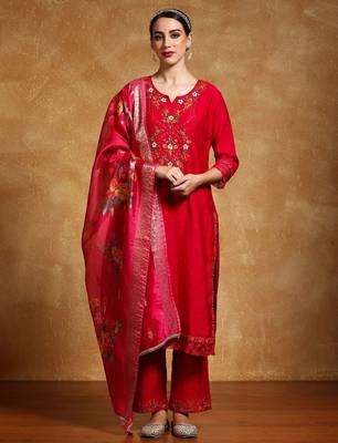 Women Floral Embroidered Regular Thread Work Kurta with Trousers & With Dupatta 1
