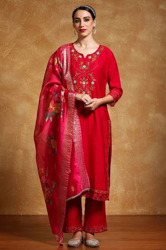 Women Floral Embroidered Regular Thread Work Kurta with Trousers & With Dupatta