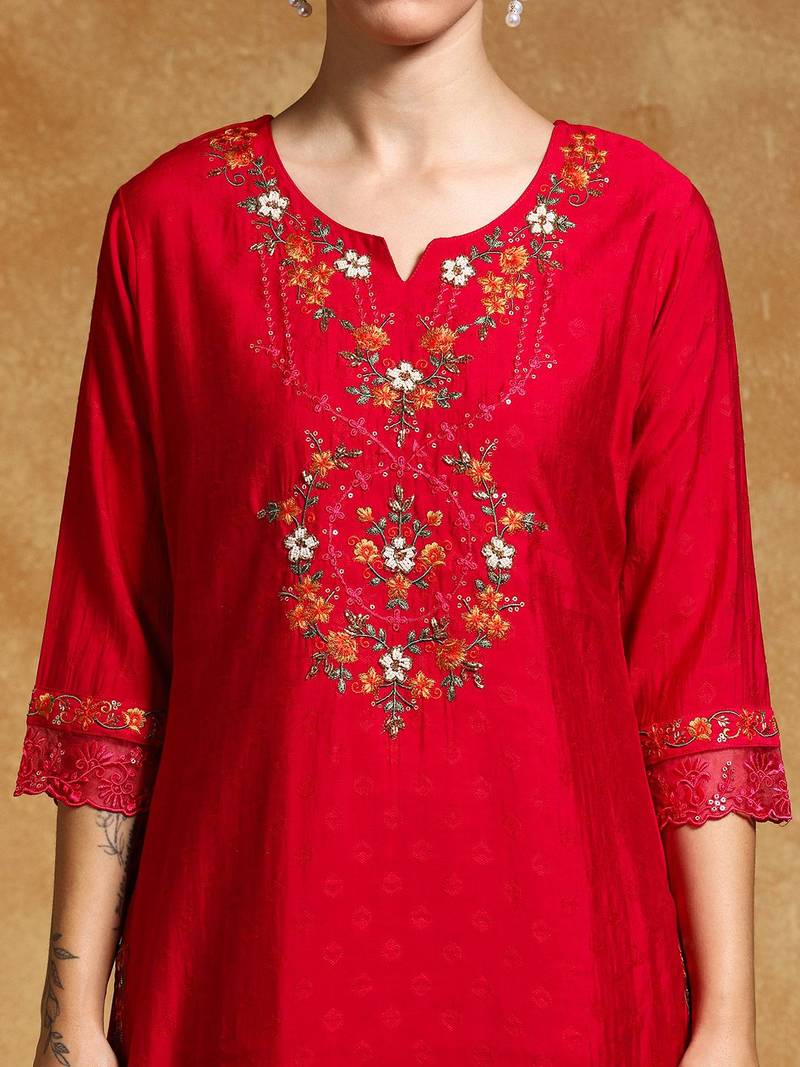 Women Floral Embroidered Regular Thread Work Kurta with Trousers & With Dupatta