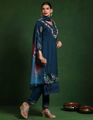 Women Floral Embroidered Regular Thread Work Pure Cotton Kurta with Trousers & With Dupatta 2