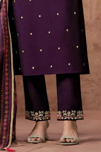 Women Ethnic Motifs Embroidered Regular Kurta with Trousers & With Dupatta